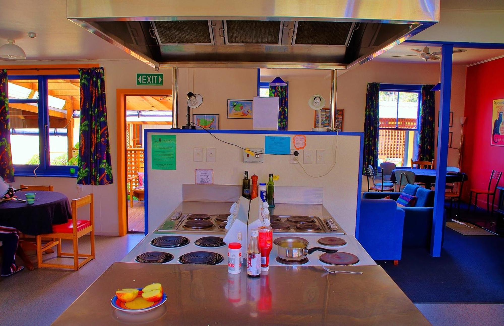 Sequoia Lodge Backpackers Picton Exterior foto